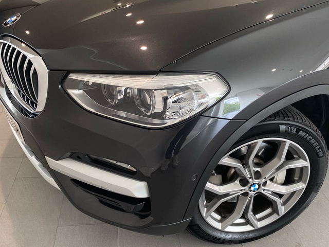 BMW X3 xDrive30e color Gris. Año 2020. 215KW(292CV). Híbrido Electro/Gasolina. En concesionario Motor Gorbea de Álava