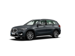 Fotos de BMW X1 sDrive18d color Gris. Año 2020. 110KW(150CV). Diésel. En concesionario Momentum S.A. de Madrid