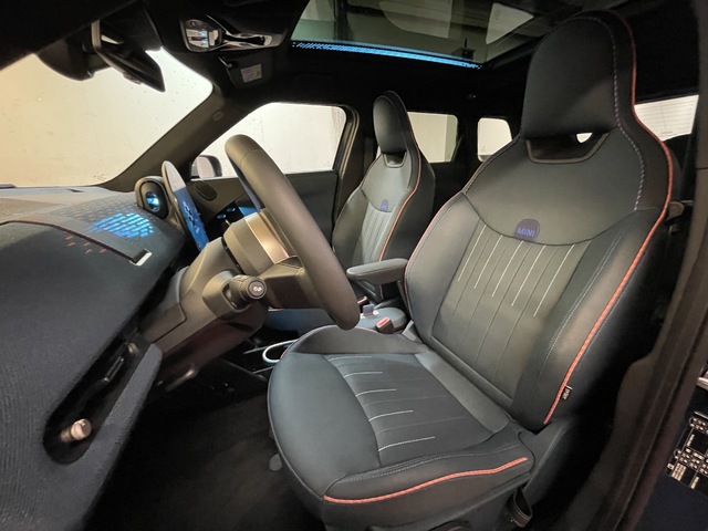 fotoG 16 del MINI MINI Aceman SE 160 kW (218 CV) 218cv Eléctrico del 2024 en Castellón