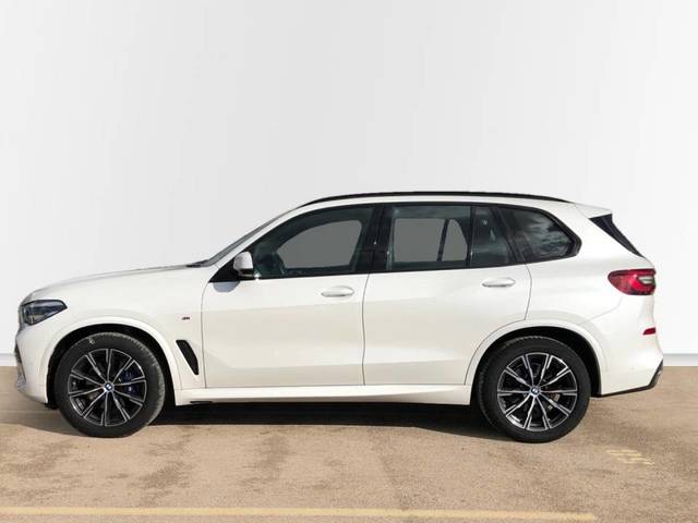 BMW X5 xDrive30d color Blanco. Año 2022. 210KW(286CV). Diésel. En concesionario Proa Premium Palma de Baleares