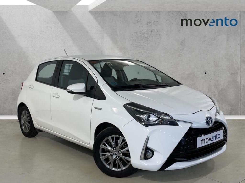 Toyota Yaris 1.5 100H Ecovan en Barcelona