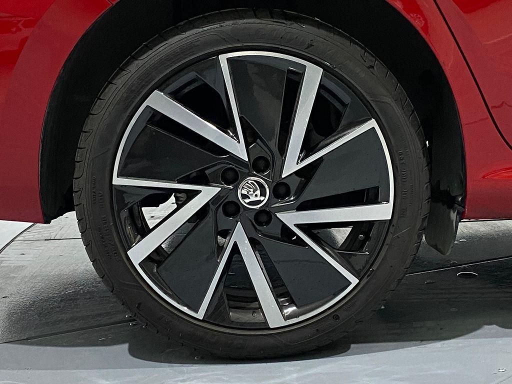 Design 1.0 TSI DSG 85 kW (115 CV)