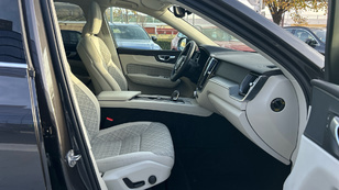 Volvo XC60 T6 Recharge Core AWD Auto 257 kW (350 CV) - 7 Volvo XC60 T6 Ocasión 257 KW (350CV) - 7