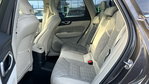 Volvo XC60 T6 Recharge Core AWD Auto 257 kW (350 CV) - 9 Volvo XC60 T6 Ocasión 257 KW (350CV) - 9