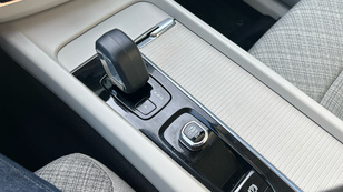Volvo XC60 T6 Recharge Core AWD Auto 257 kW (350 CV) - 15 Volvo XC60 T6 Ocasión 257 KW (350CV) - 15