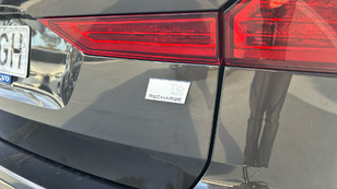Volvo XC60 T6 Recharge Core AWD Auto 257 kW (350 CV) - 27 Volvo XC60 T6 Ocasión 257 KW (350CV) - 27