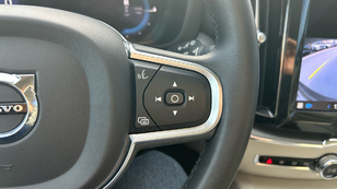 Volvo XC60 T6 Recharge Core AWD Auto 257 kW (350 CV) - 30 Volvo XC60 T6 Ocasión 257 KW (350CV) - 30