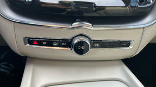 Volvo XC60 T6 Recharge Core AWD Auto 257 kW (350 CV) - 32 Volvo XC60 T6 Ocasión 257 KW (350CV) - 32