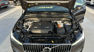 Volvo XC60 T6 Recharge Core AWD Auto 257 kW (350 CV) - 47 Volvo XC60 T6 Ocasión 257 KW (350CV) - 47