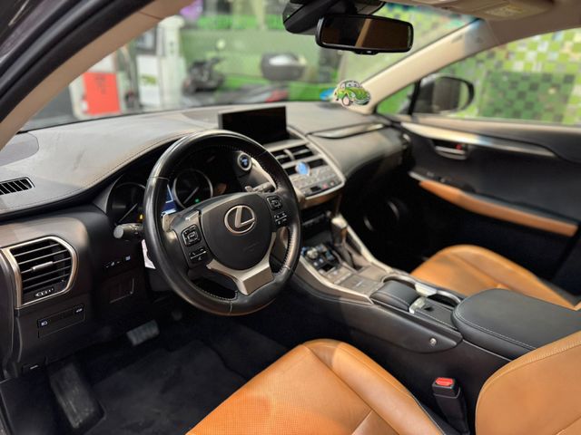 Lexus NX 300h Executive Navigation 4WD 145 kW (197 CV)