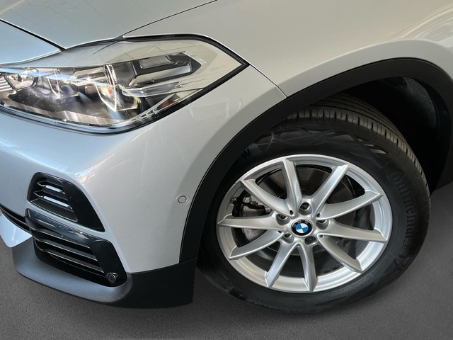 BMW X2 sDrive18d color Gris Plata. Año 2021. 110KW(150CV). Diésel. En concesionario Murcia Premium S.L. AV DEL ROCIO de Murcia