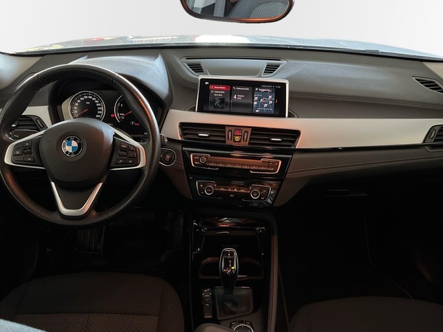BMW X2 sDrive18d color Gris Plata. Año 2021. 110KW(150CV). Diésel. En concesionario Murcia Premium S.L. AV DEL ROCIO de Murcia