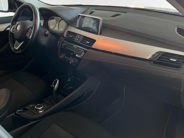 BMW X2 sDrive18d color Gris Plata. Año 2021. 110KW(150CV). Diésel. En concesionario Murcia Premium S.L. AV DEL ROCIO de Murcia