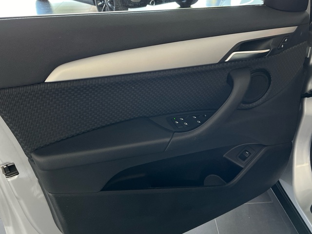 BMW X2 sDrive18d color Gris Plata. Año 2021. 110KW(150CV). Diésel. En concesionario Murcia Premium S.L. AV DEL ROCIO de Murcia