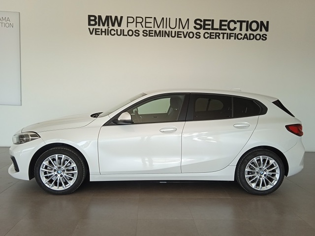 BMW Serie 1 118i color Blanco. Año 2022. 103KW(140CV). Gasolina. En concesionario Albamocion S.L. ALBACETE de Albacete