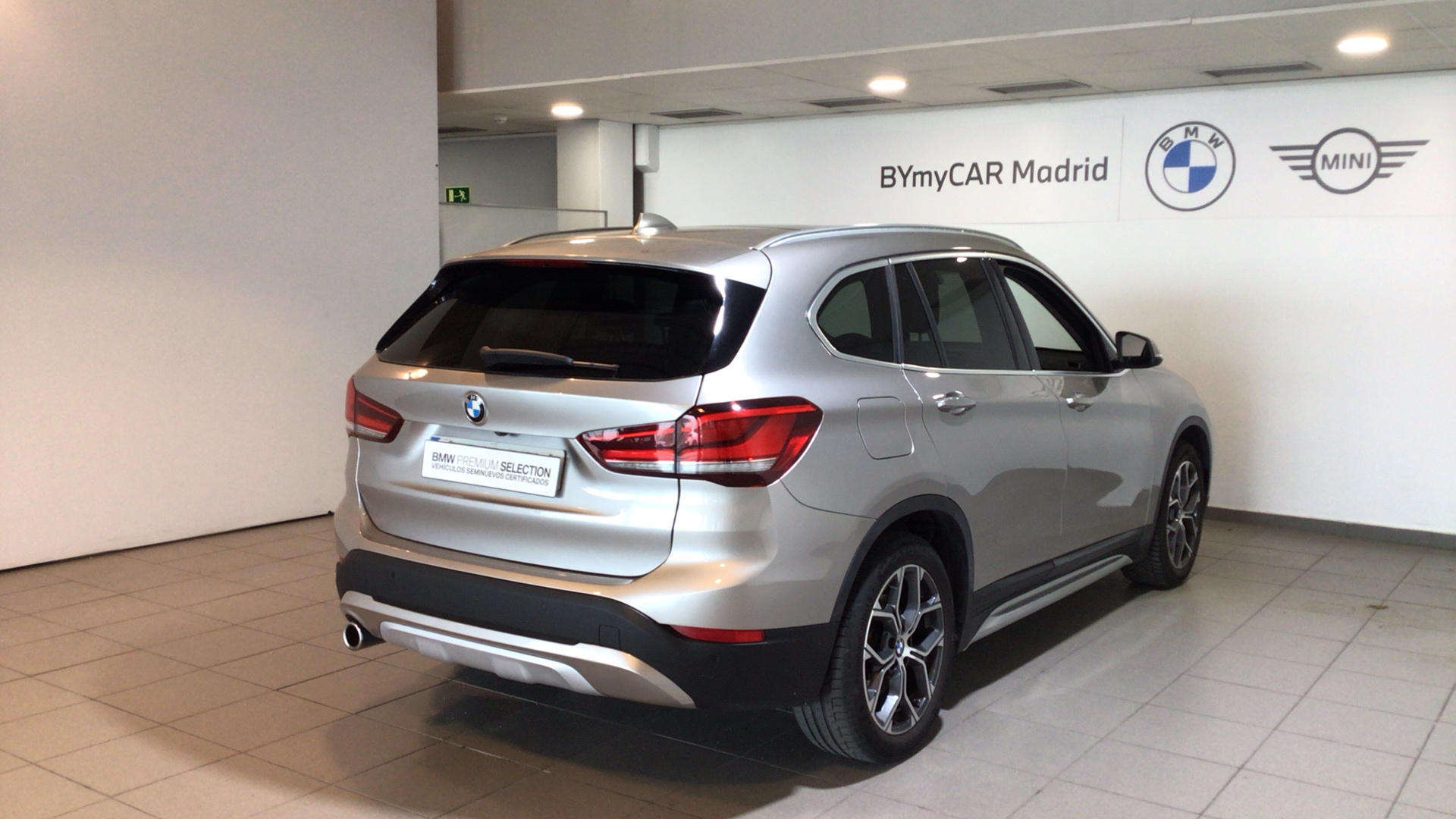 BMW X1 xDrive25e color Gris Plata. Año 2021. 162KW(220CV). Híbrido Electro/Gasolina. En concesionario BYmyCAR Madrid - Alcalá de Madrid