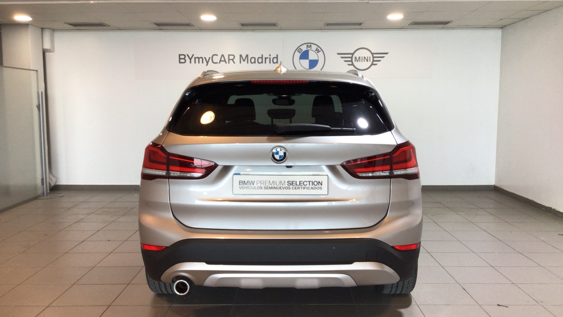 BMW X1 xDrive25e color Gris Plata. Año 2021. 162KW(220CV). Híbrido Electro/Gasolina. En concesionario BYmyCAR Madrid - Alcalá de Madrid