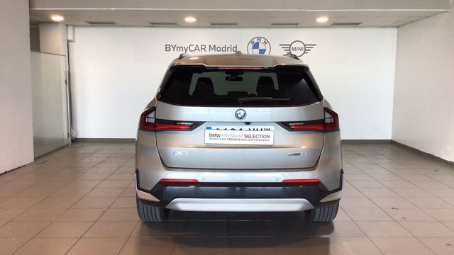 fotoG 4 del BMW iX1 eDrive20 150 kW (204 CV) 204cv Eléctrico del 2024 en Madrid