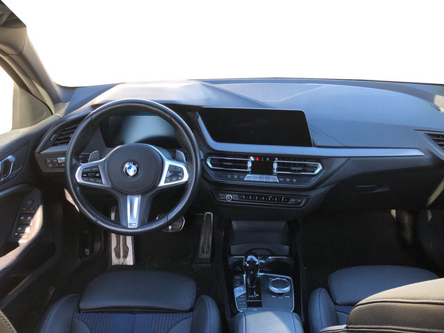 BMW Serie 1 118d color Blanco. Año 2020. 110KW(150CV). Diésel. En concesionario Auto Premier, S.A. - ALCALÁ DE HENARES de Madrid