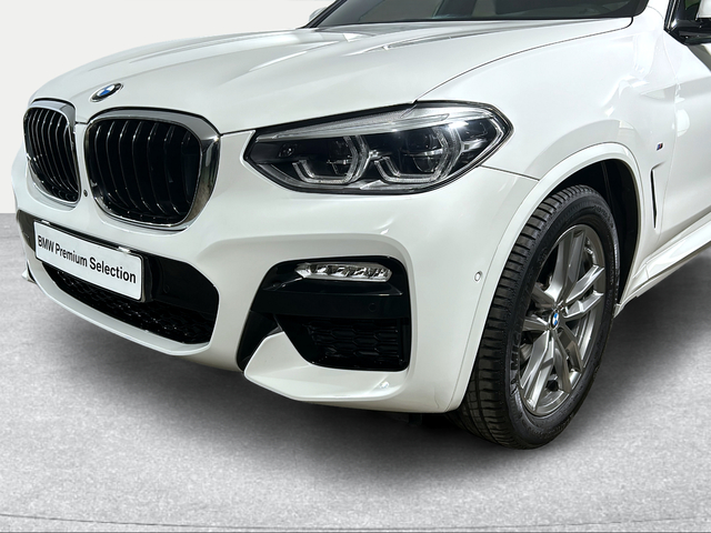 BMW X4 xDrive20i color Blanco. Año 2020. 135KW(184CV). Gasolina. En concesionario San Pablo Motor | Su Eminencia de Sevilla