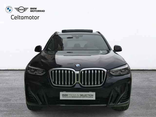 BMW X3 xDrive20d color Negro. Año 2024. 140KW(190CV). Diésel. En concesionario Celtamotor Vigo de Pontevedra