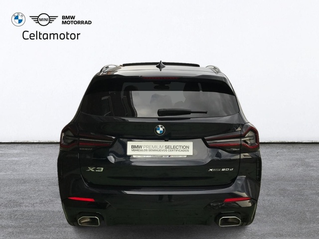 BMW X3 xDrive20d color Negro. Año 2024. 140KW(190CV). Diésel. En concesionario Celtamotor Vigo de Pontevedra
