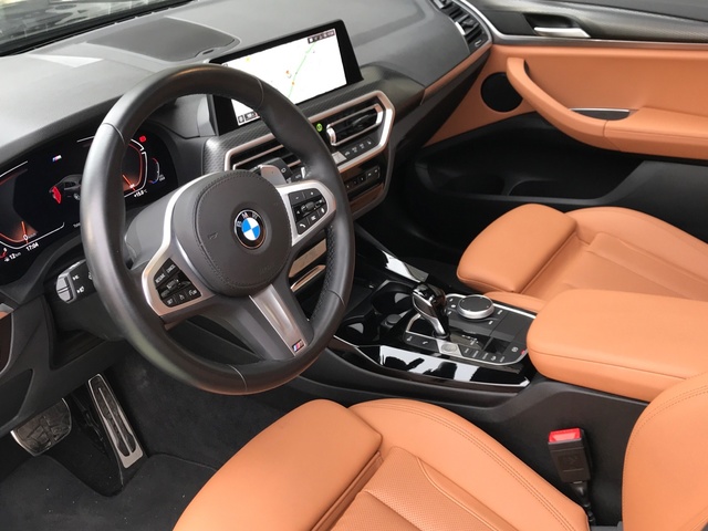 BMW X3 xDrive20d color Negro. Año 2024. 140KW(190CV). Diésel. En concesionario Celtamotor Vigo de Pontevedra