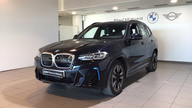 BMW iX3 M Sport color Negro. Año 2022. 210KW(286CV). Eléctrico. En concesionario BYmyCAR Madrid - Alcalá de Madrid