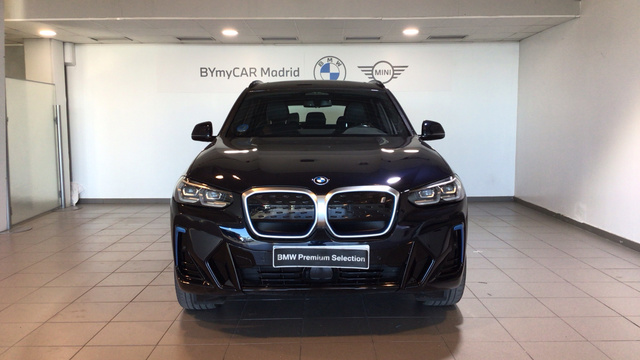 BMW iX3 M Sport color Negro. Año 2022. 210KW(286CV). Eléctrico. En concesionario BYmyCAR Madrid - Alcalá de Madrid