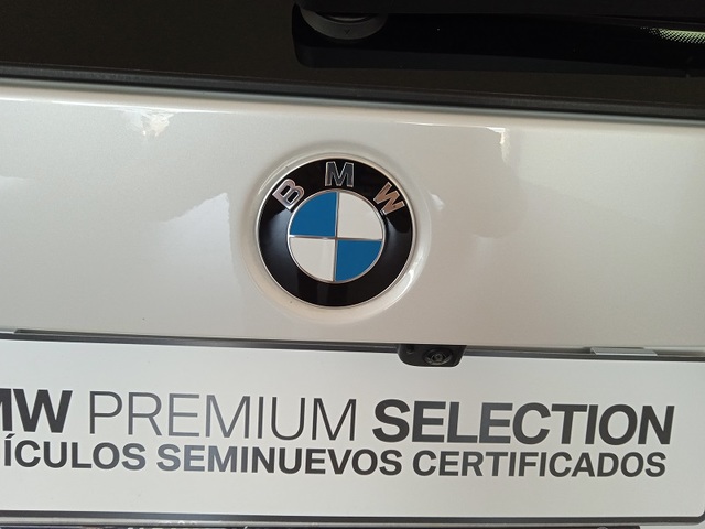 BMW X1 xDrive20d color Blanco. Año 2024. 120KW(163CV). Diésel. En concesionario ALBAMOCION CIUDAD REAL  de Ciudad Real