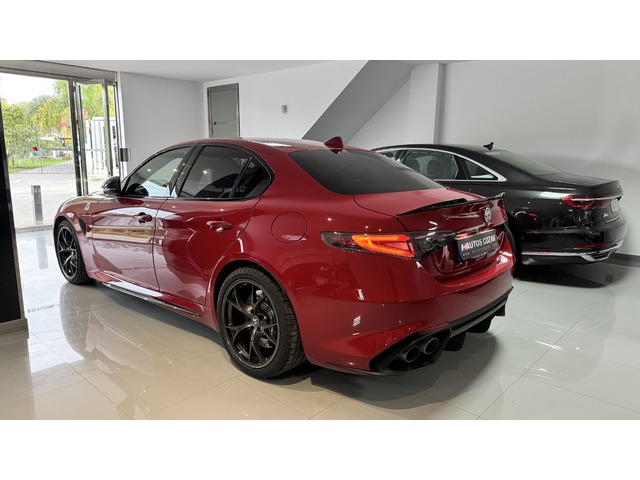 Alfa Romeo Giulia 2.9T V6 Quadrifoglio AT 375 kW (510 CV)