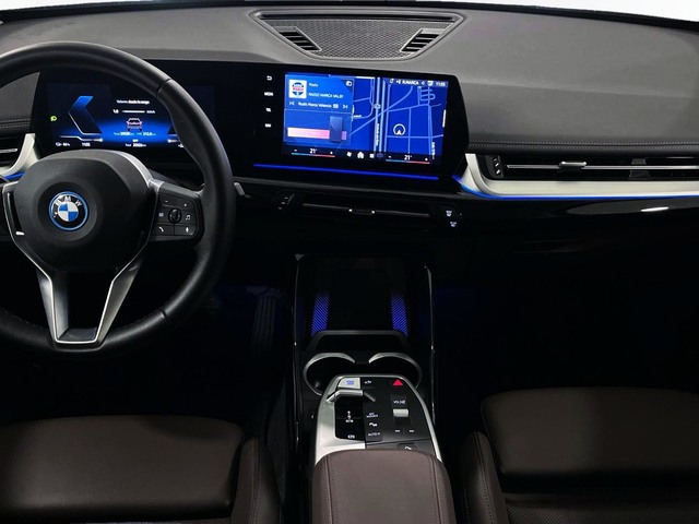 BMW iX1 eDrive20 color Negro. Año 2024. 150KW(204CV). Eléctrico. En concesionario Engasa S.A. de Valencia