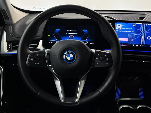 BMW iX1 eDrive20 color Negro. Año 2024. 150KW(204CV). Eléctrico. En concesionario Engasa S.A. de Valencia