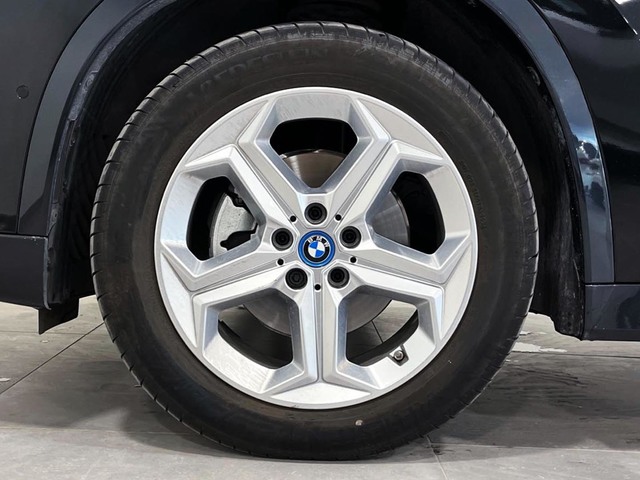 BMW iX1 eDrive20 color Negro. Año 2024. 150KW(204CV). Eléctrico. En concesionario Engasa S.A. de Valencia