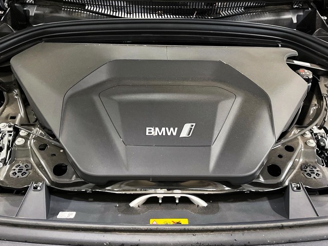 BMW iX1 eDrive20 color Negro. Año 2024. 150KW(204CV). Eléctrico. En concesionario Engasa S.A. de Valencia