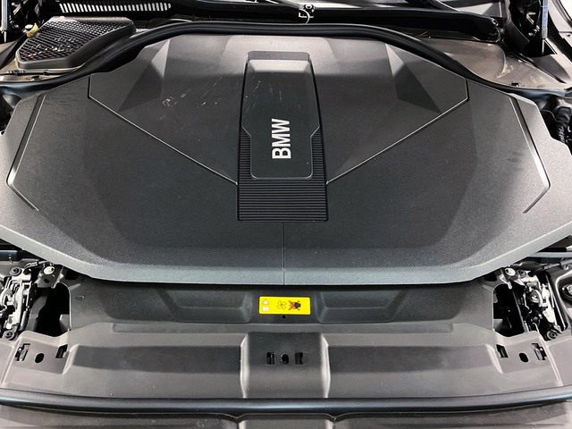 BMW i5 eDrive40 color Negro. Año 2024. 250KW(340CV). Eléctrico. En concesionario Engasa S.A. de Valencia