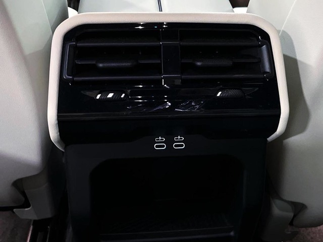 BMW i5 eDrive40 color Negro. Año 2024. 250KW(340CV). Eléctrico. En concesionario Engasa S.A. de Valencia