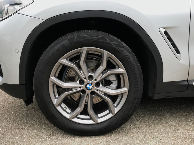 BMW X3 xDrive20d color Gris Plata. Año 2021. 140KW(190CV). Diésel. En concesionario Celtamotor Vigo de Pontevedra