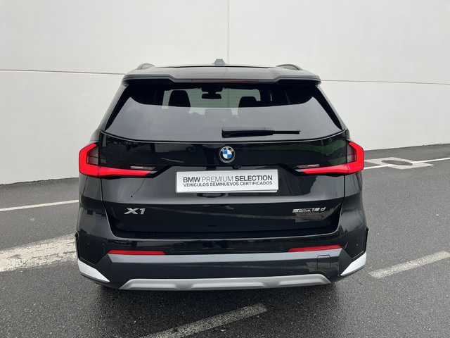 BMW X1 sDrive18d color Negro. Año 2024. 110KW(150CV). Diésel. En concesionario Novomóvil Oleiros de Coruña