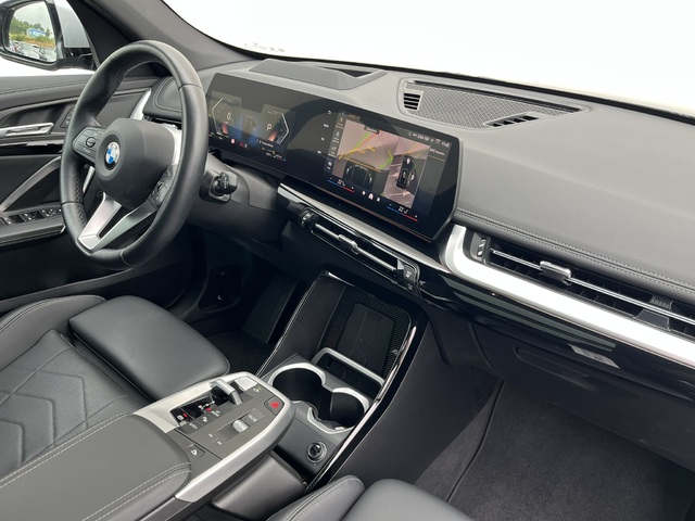 BMW X1 sDrive18d color Negro. Año 2024. 110KW(150CV). Diésel. En concesionario Novomóvil Oleiros de Coruña