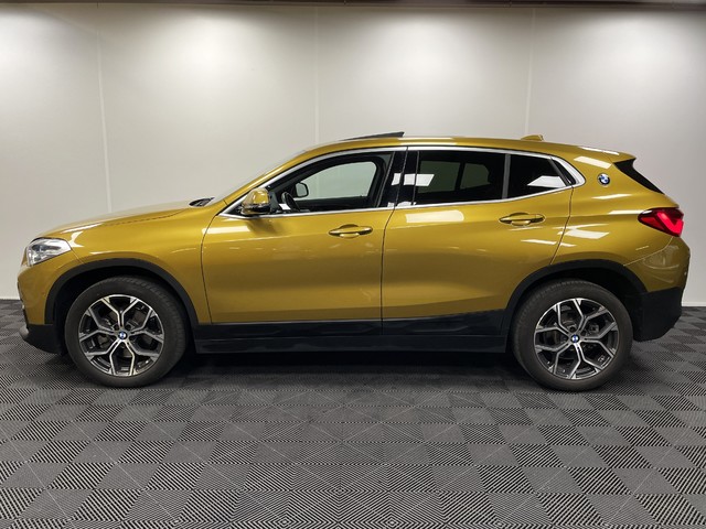 BMW X2 sDrive18d color Oro. Año 2020. 110KW(150CV). Diésel. En concesionario Maberauto de Castellón