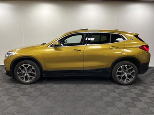 Fotos de BMW X2 sDrive18d color Oro. Año 2020. 110KW(150CV). Diésel. En concesionario Maberauto de Castellón