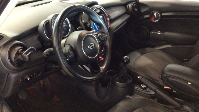 fotoG 17 del MINI MINI 5 Puertas Cooper 100 kW (136 CV) 136cv Gasolina del 2020 en Madrid