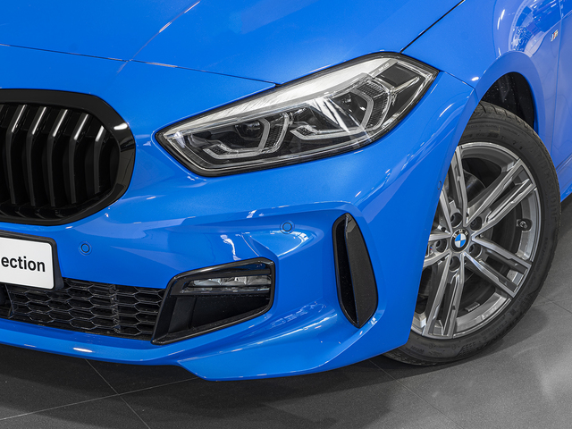 BMW Serie 1 118d color Azul. Año 2024. 110KW(150CV). Diésel. En concesionario Caetano Cuzco, Alcalá de Madrid