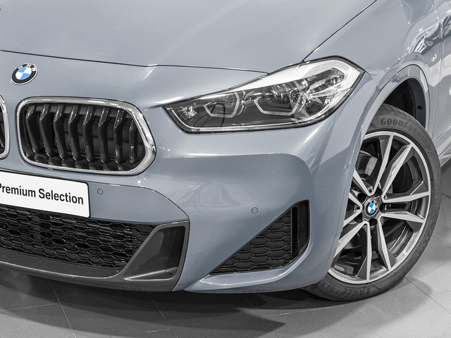 BMW X2 sDrive16d color Gris. Año 2024. 85KW(116CV). Diésel. En concesionario Caetano Cuzco Raimundo Fernandez Villaverde, 45 de Madrid