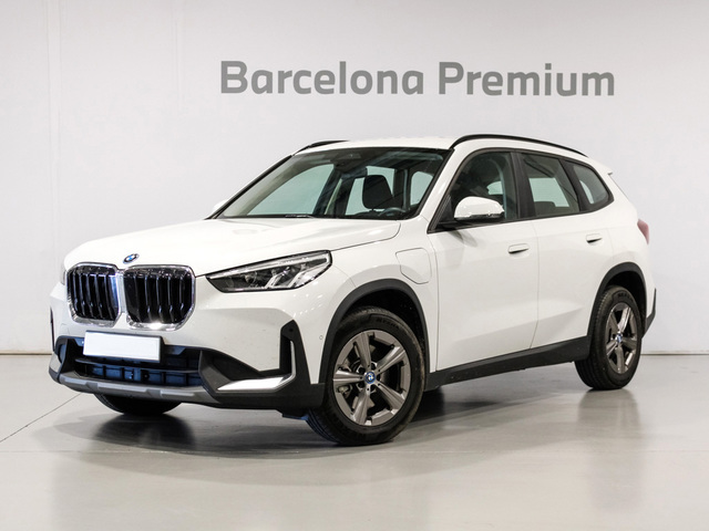 BMW X1 xDrive25e color Blanco. Año 2024. 180KW(245CV). Híbrido Electro/Gasolina. En concesionario Barcelona Premium -- GRAN VIA de Barcelona