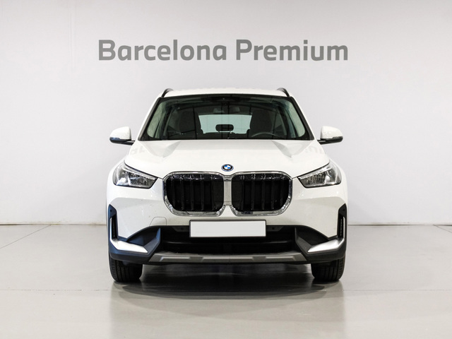 BMW X1 xDrive25e color Blanco. Año 2024. 180KW(245CV). Híbrido Electro/Gasolina. En concesionario Barcelona Premium -- GRAN VIA de Barcelona