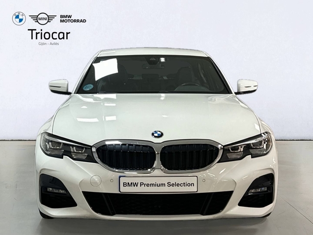 BMW Serie 3 318d color Blanco. Año 2020. 110KW(150CV). Diésel. En concesionario Triocar Gijón (Bmw y Mini) de Asturias