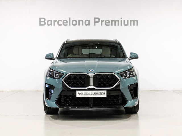 BMW X2 sDrive18d color Verde. Año 2024. 110KW(150CV). Diésel. En concesionario Barcelona Premium -- GRAN VIA de Barcelona