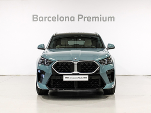 Fotos de BMW X2 sDrive18d color Verde. Año 2024. 110KW(150CV). Diésel. En concesionario Barcelona Premium -- GRAN VIA de Barcelona